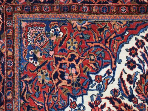 ANTIQUE PERSIAN KASHAN PRAYER RUG WITH FLORAL VASE DESIGN CIRCA 1920 - ADDITIONAL PHOTO 7