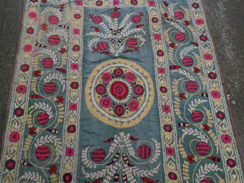 ANTIQUE UZBEK TAJIK 'RUIJO' BED COVER SUZANI SILK ON SILK CIRCA 190020 - ADDITIONAL PHOTO 3