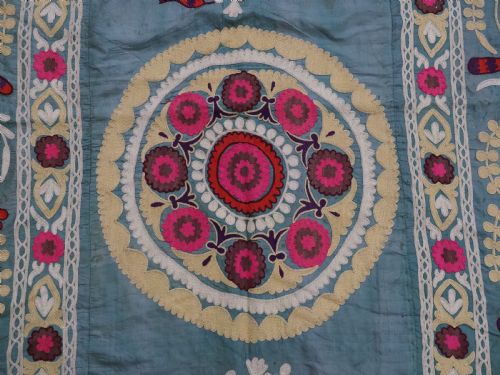 ANTIQUE UZBEK TAJIK 'RUIJO' BED COVER SUZANI SILK ON SILK CIRCA 190020 - ADDITIONAL PHOTO 7
