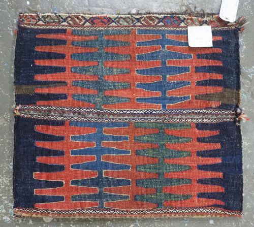 ANTIQUE JAF KURD BAG COMPLETE WITH VERY ATTRACTIVE PLAIN WEAVE BACK CIRCA 1900 - ADDITIONAL PHOTO 1