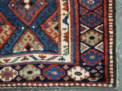 ANTIQUE JAF KURD BAG COMPLETE WITH VERY ATTRACTIVE PLAIN WEAVE BACK CIRCA 1900 - ADDITIONAL PHOTO 5