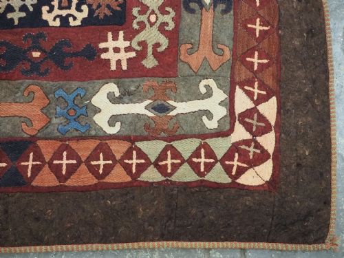 ANTIQUE CENTRAL ASIAN EMBROIDERED FELT RUG UZBEK LAKAI TRIBAL RUG CIRCA 1900 - ADDITIONAL PHOTO 14