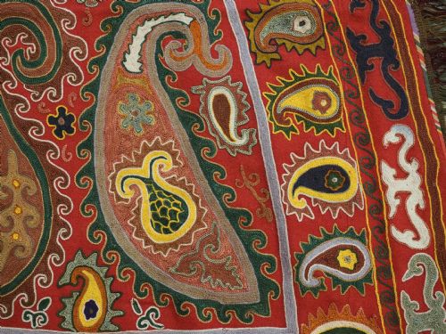 ANTIQUE EMBROIDERED CEREMONIAL HORSE SADDLE COVER BY THE LAKAI TRIBE UZBEKISTAN CIRCA 1920 - ADDITIONAL PHOTO 9