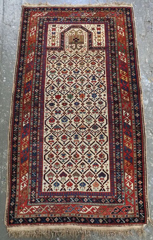 ANTIQUE CAUCASIAN DAGESTAN PRAYER RUG FLORAL LATTICE DESIGN ORIGINAL CONDITION CIRCA 185060