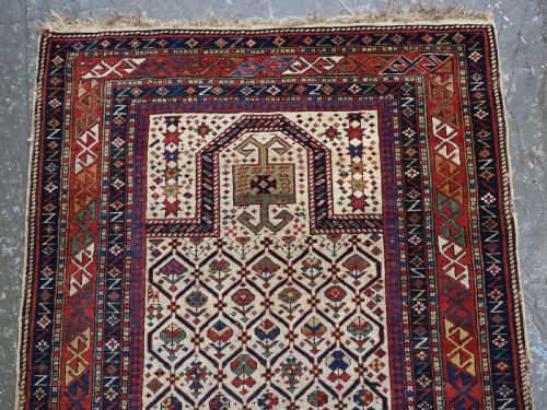 ANTIQUE CAUCASIAN DAGESTAN PRAYER RUG FLORAL LATTICE DESIGN ORIGINAL CONDITION CIRCA 185060 - ADDITIONAL PHOTO 3