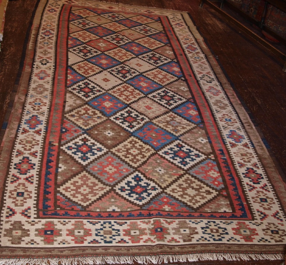 OLD PERSIAN VARAMIN KILIM, TRADITIONAL DESIGN, SOFT COLOURS, CIRCA 1920