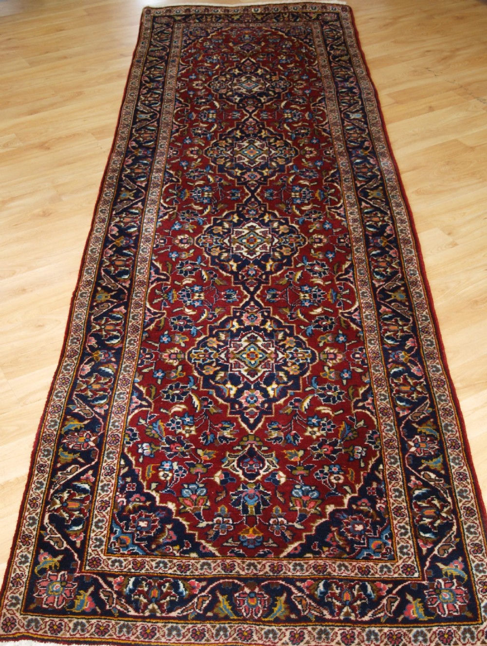 OLD KASHAN RUNNER, TRADITIONAL DESIGN AND COLOUR, GOOD VALUE, CIRCA 1920