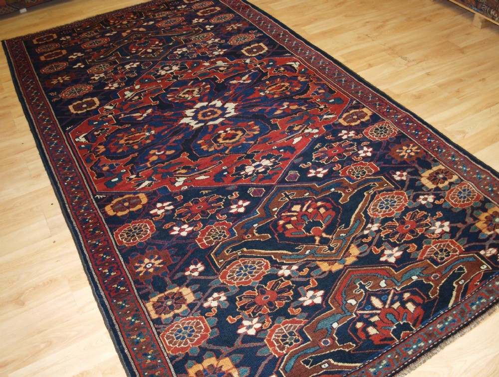ANTIQUE PERSIAN VARAMIN REGION RUG WITH LARGE SIZE MINA KHANI DESIGN, CIRCA 1900