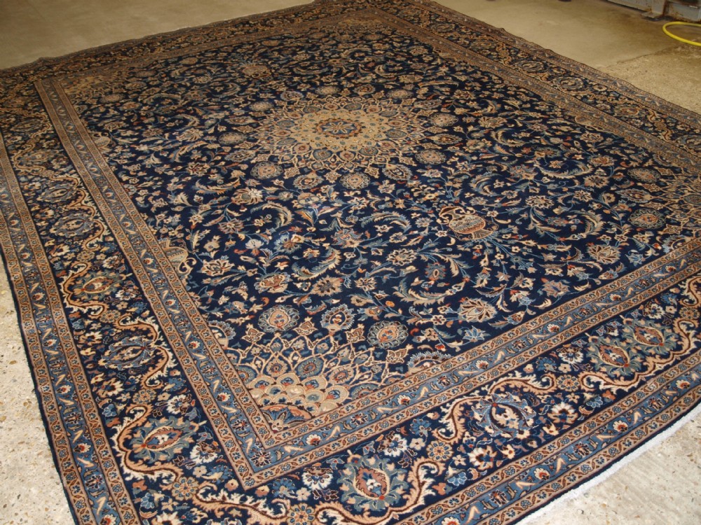 OLD PERSIAN TABRIZ CARPET OF CLASSIC DESIGN, IDEAL FURNISHING CARPET, CIRCA 1920.