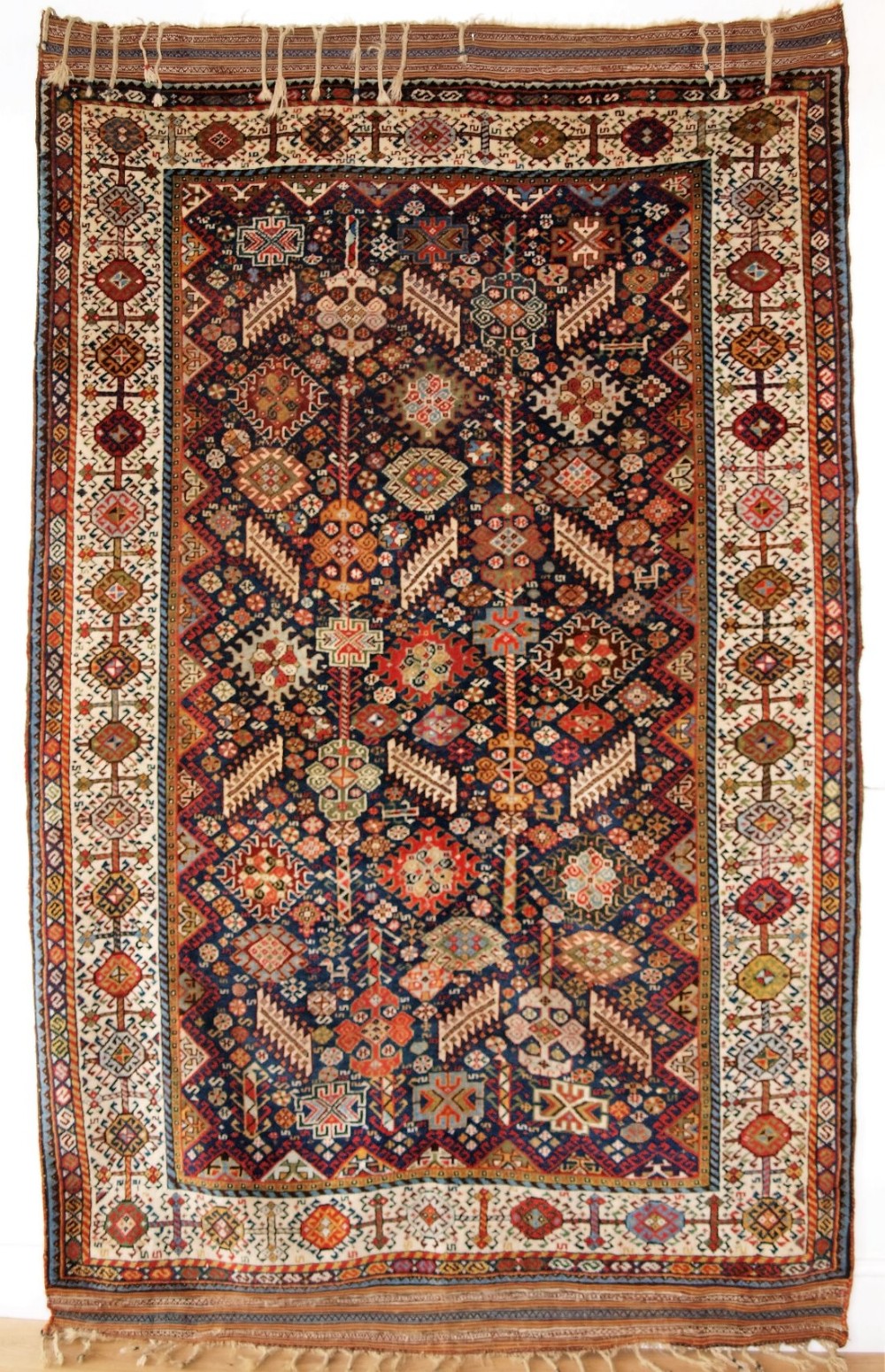 ANTIQUE SOUTH WEST PERSIAN SHEKARLU QASHQAI RUG, EXCELLENT DESIGN, SOFT WOOL, A SUPERB RUG. CIRCA 1880.