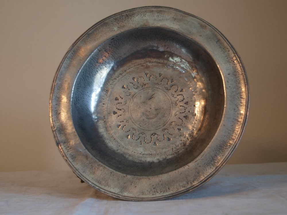ANTIQUE RARE GERMAN PEWTER BOWL, SABASTIAN FRIEDRICH, LANDSBERG. CIRCA 1680.