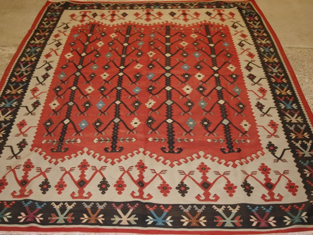 OLD TURKISH SARKOY KILIM RUG, OUTSTANDING AND SCARCE DESIGN, CIRCA 1920.