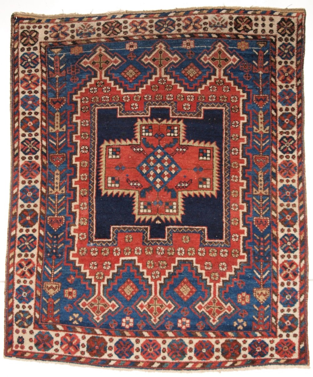 ANTIQUE PERSIAN AFSHAR RUG OF VERY SWEET SMALL SIZE, GREAT COLOUR, CIRCA 1900.