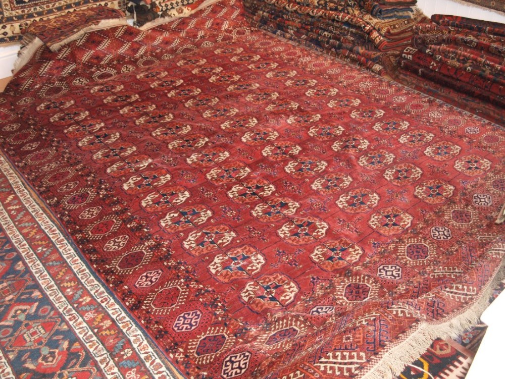 ANTIQUE TEKKE TURKMEN MAIN CARPET, SUPERB SOFT WOOL AND GREAT COLOUR, CIRCA 1880.
