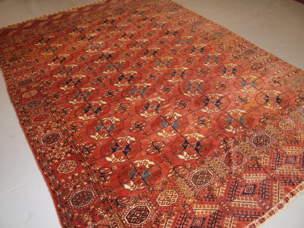 ANTIQUE TEKKE TURKMEN MAIN CARPET, WONDERFUL COLOUR, LARGE ROUND GULS, 2ND HALF 19TH CENTURY.