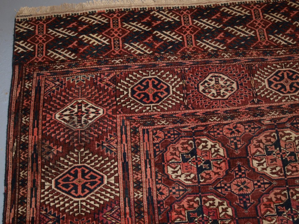 ANTIQUE TEKKE TURKMEN CARPET OF UNUSUAL LARGE SIZE, GOOD COLOUR, CIRCA 1900. View III