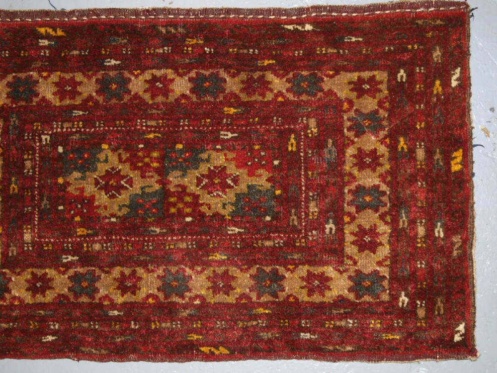 OLD AFGHAN BAG OF SMALL SIZE WITH TURKMEN DESIGN, PLAIN WEAVE BACK, CIRCA 1920. View III