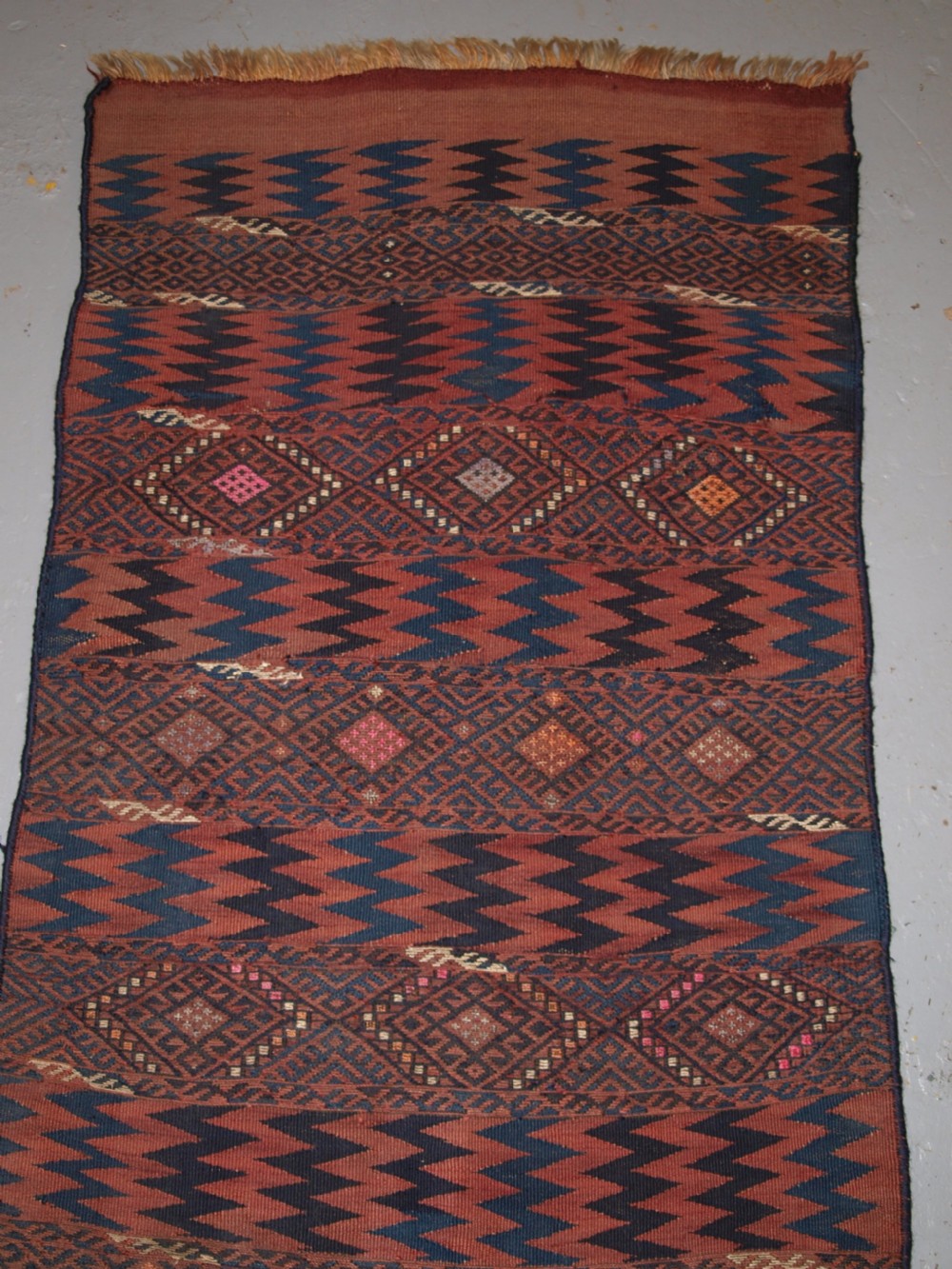 OLD EASTERN TURKISH KILIM RUNNER BY THE HERKI TRIBE, WEFT WORK DECORATION, CIRCA 1920. View II