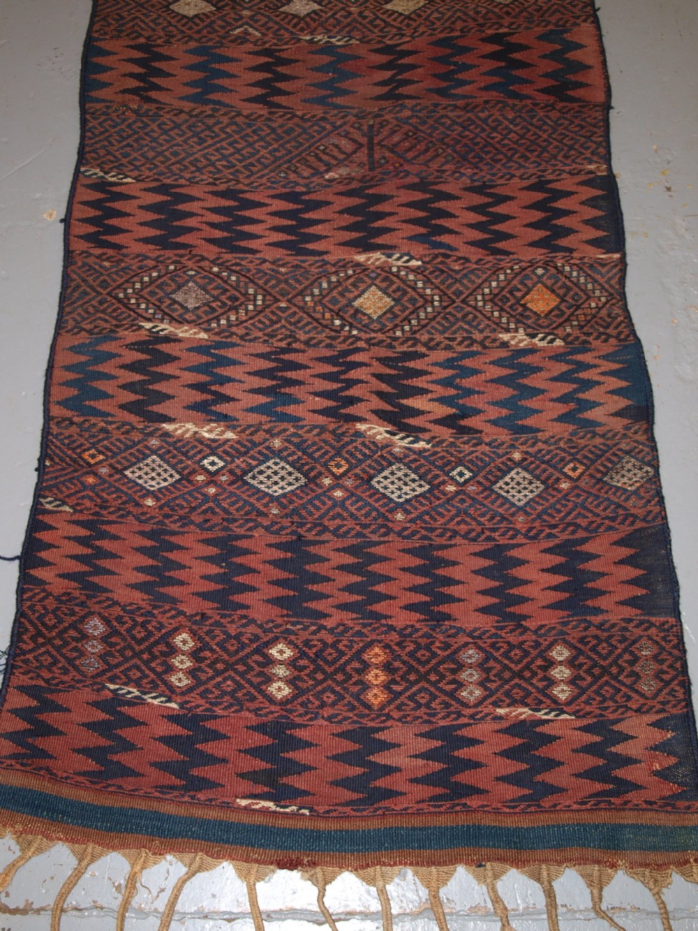 OLD EASTERN TURKISH KILIM RUNNER BY THE HERKI TRIBE, WEFT WORK DECORATION, CIRCA 1920. View IV