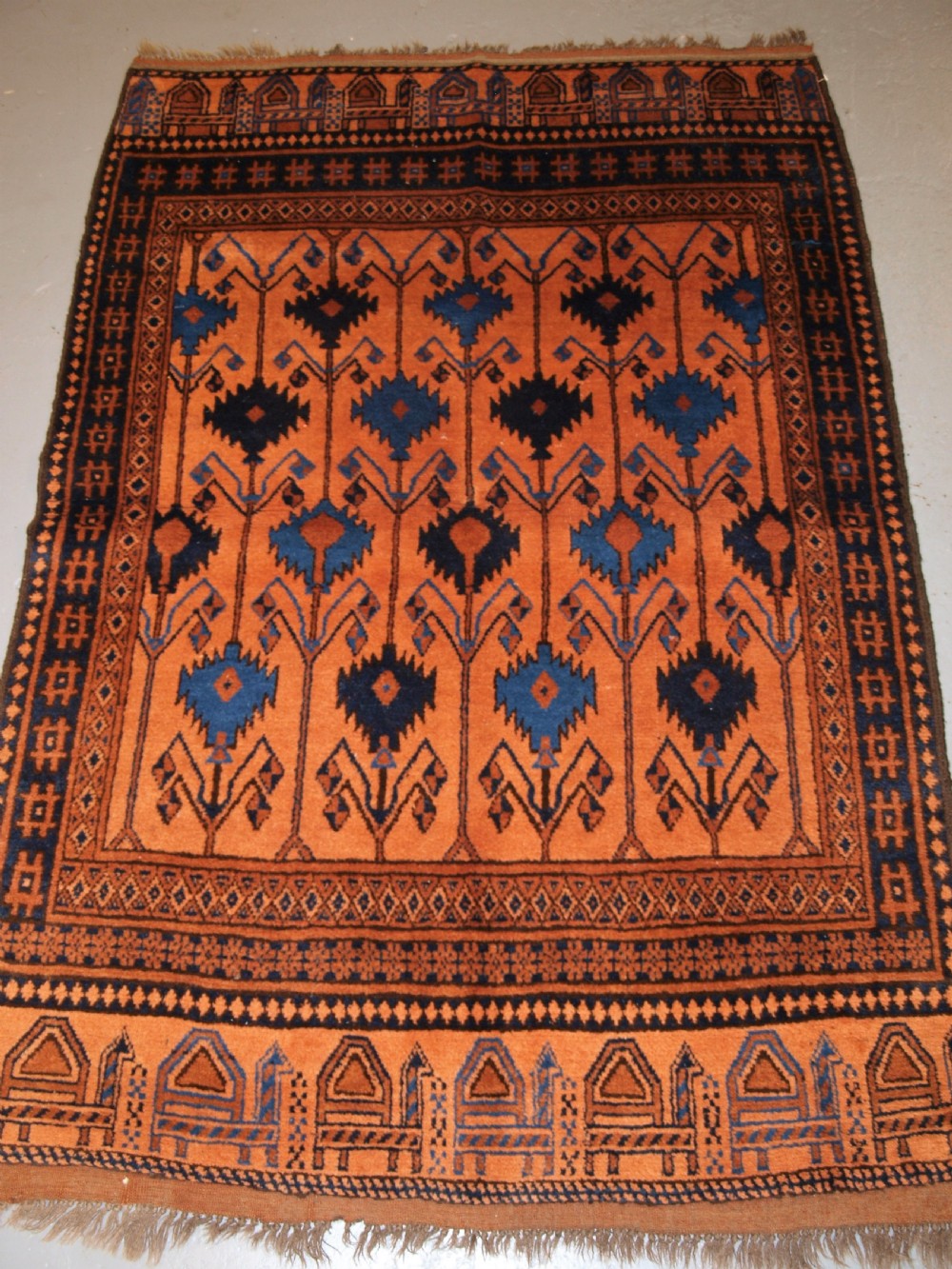 OLD AFGHAN VILLAGE RUG OF SCARCE CAMEL AND POPPY DESIGN, SUPERB RUG, CIRCA 1920.