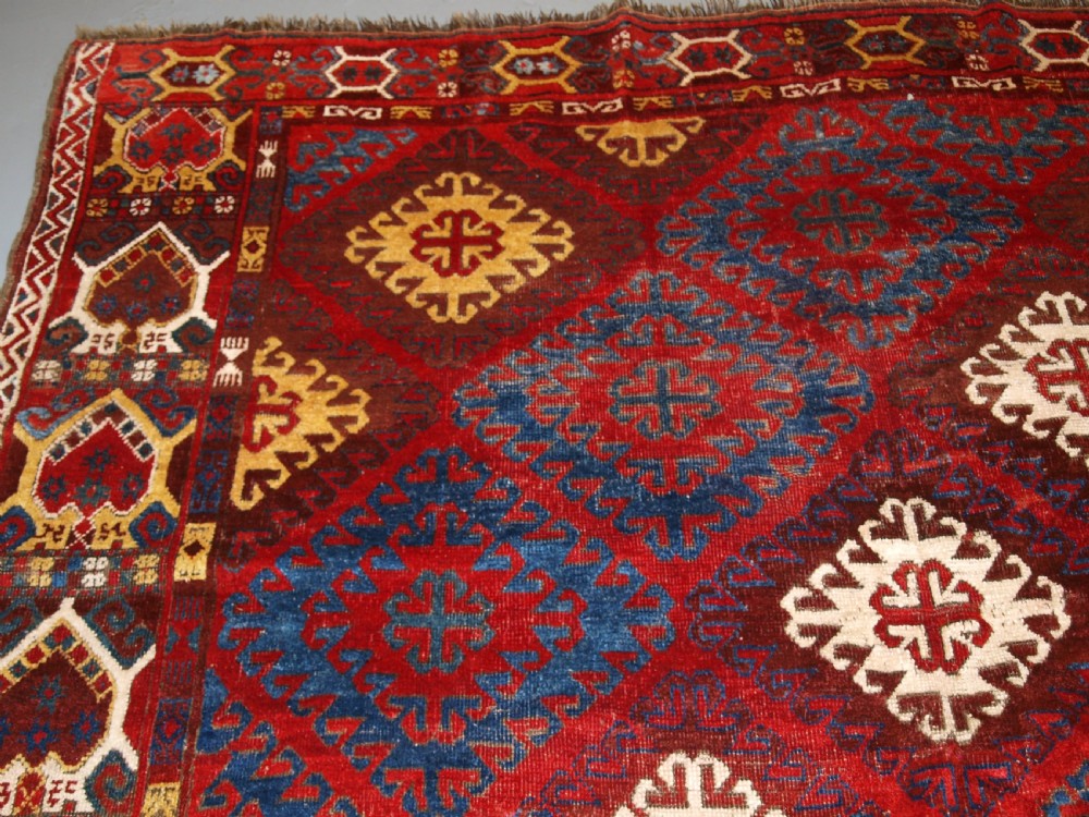 VERY RARE SMALL MAIN CARPET, CENTRAL ASIAN KIRGHYZ OR TURKMEN, MID 19TH CENTURY OR EARLIER. View VI