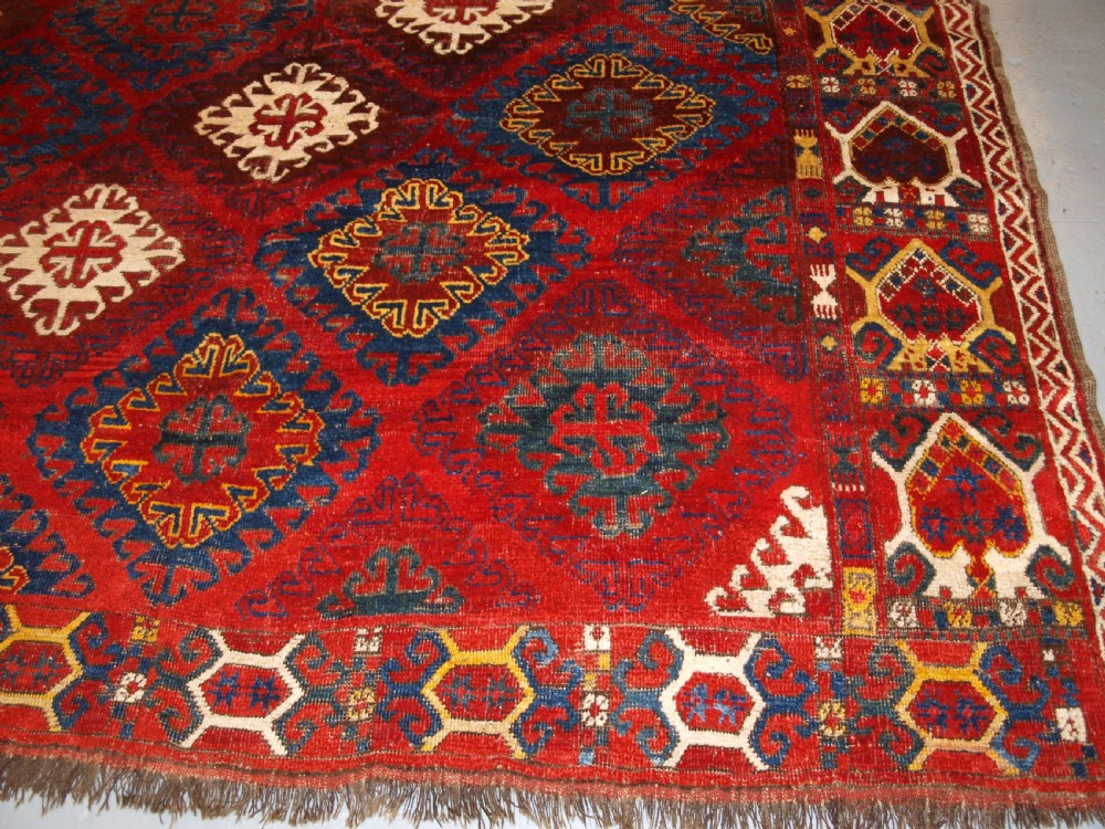 VERY RARE SMALL MAIN CARPET, CENTRAL ASIAN KIRGHYZ OR TURKMEN, MID 19TH CENTURY OR EARLIER. View IX