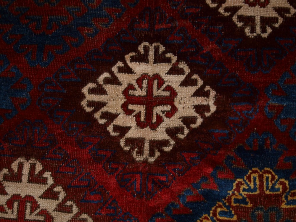 VERY RARE SMALL MAIN CARPET, CENTRAL ASIAN KIRGHYZ OR TURKMEN, MID 19TH CENTURY OR EARLIER. View XIII