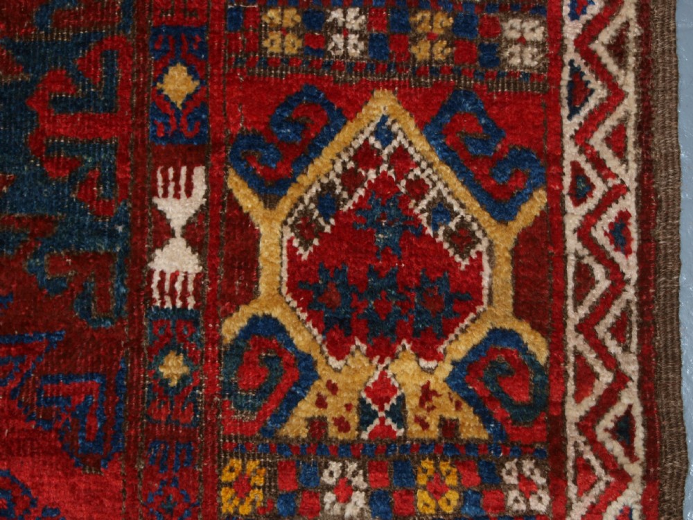 VERY RARE SMALL MAIN CARPET, CENTRAL ASIAN KIRGHYZ OR TURKMEN, MID 19TH CENTURY OR EARLIER. View XIX