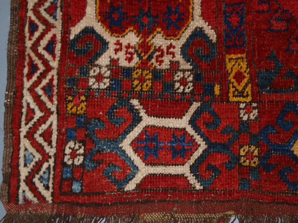 VERY RARE SMALL MAIN CARPET, CENTRAL ASIAN KIRGHYZ OR TURKMEN, MID 19TH CENTURY OR EARLIER. View XXII
