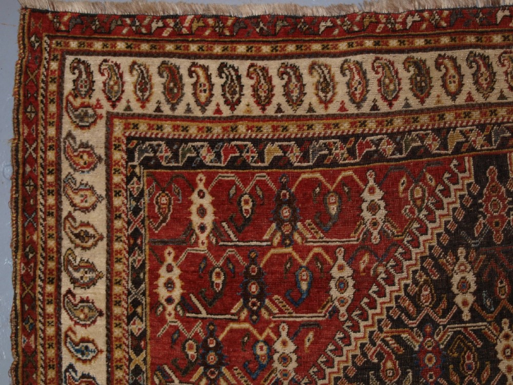 ANTIQUE SOUTH WEST PERSIAN TRIBAL QASHQAI RUG, TRIPLE MEDALLION, CIRCA 1880. View III