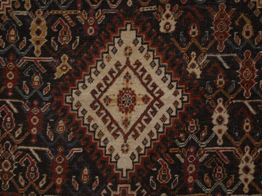 ANTIQUE SOUTH WEST PERSIAN TRIBAL QASHQAI RUG, TRIPLE MEDALLION, CIRCA 1880. View VIII