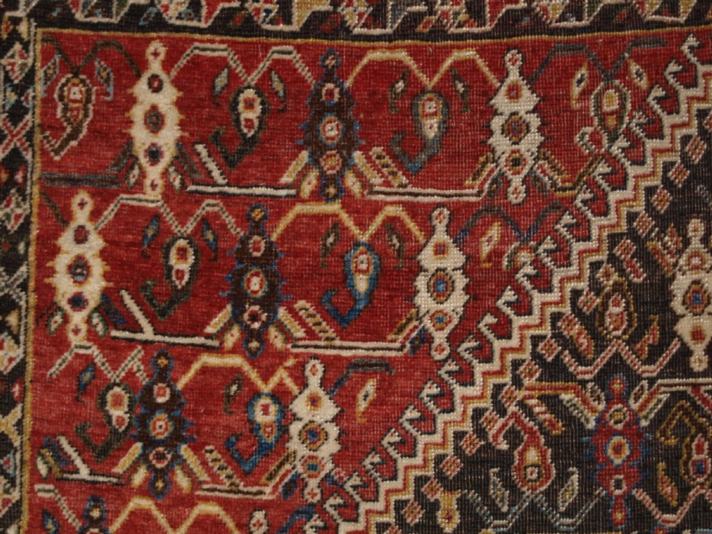 ANTIQUE SOUTH WEST PERSIAN TRIBAL QASHQAI RUG, TRIPLE MEDALLION, CIRCA 1880. View XI