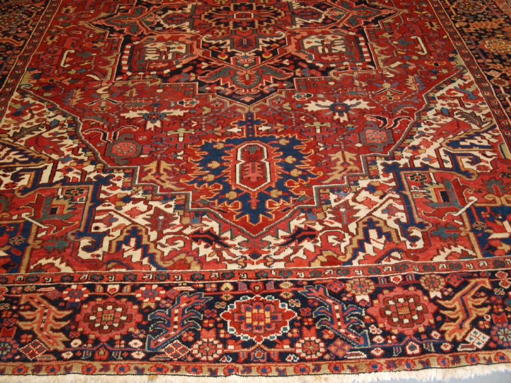ANTIQUE PERSIAN HERIZ CARPET WITH SUPERB COLOURS, SQUARE SIZE, IDEAL FURNISHING CARPET, CIRCA 1900. View VII