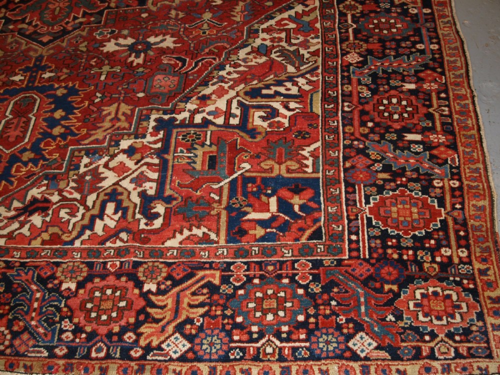 ANTIQUE PERSIAN HERIZ CARPET WITH SUPERB COLOURS, SQUARE SIZE, IDEAL FURNISHING CARPET, CIRCA 1900. View VIII