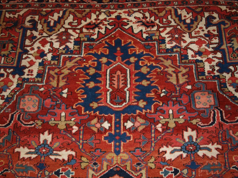 ANTIQUE PERSIAN HERIZ CARPET WITH SUPERB COLOURS, SQUARE SIZE, IDEAL FURNISHING CARPET, CIRCA 1900. View X