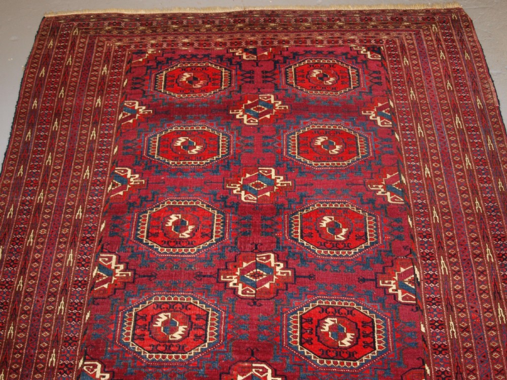 ANTIQUE TEKKE OR SARYK TURKMEN RUG, COCHINEAL DYES, BEAUTIFUL COLOURS, CIRCA 1890. View V