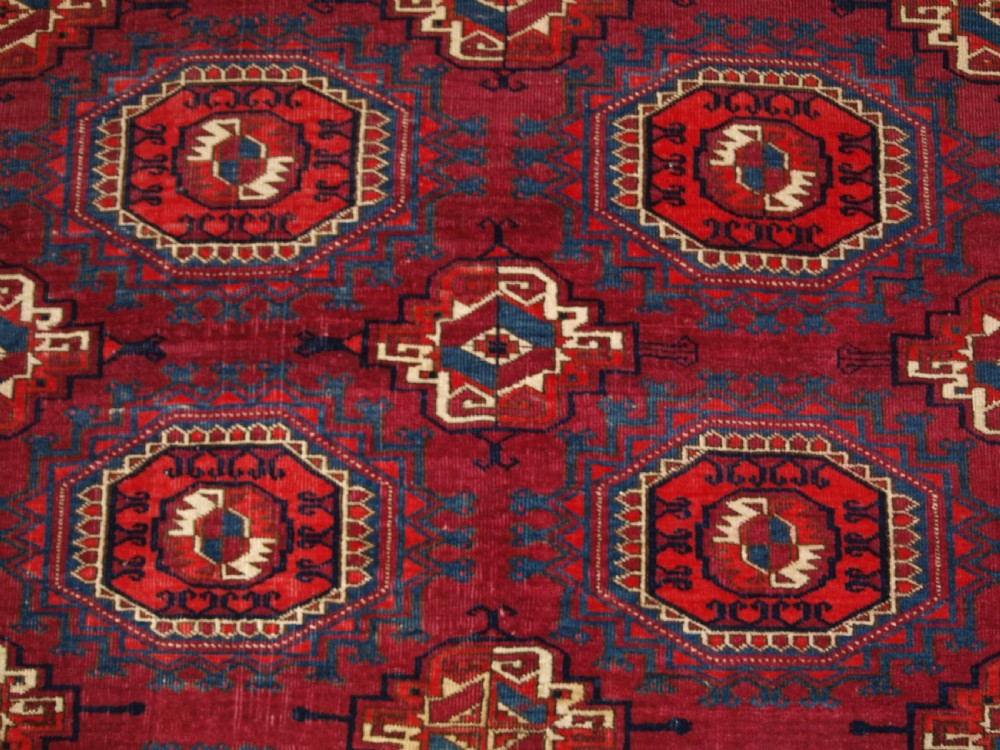 ANTIQUE TEKKE OR SARYK TURKMEN RUG, COCHINEAL DYES, BEAUTIFUL COLOURS, CIRCA 1890. View VIII