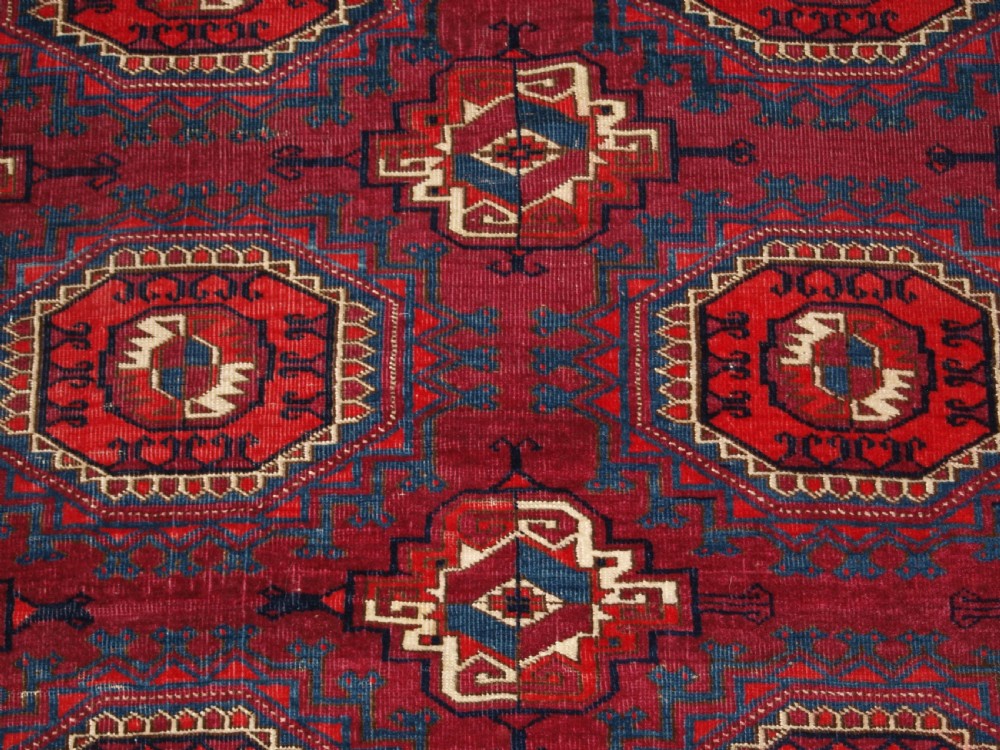 ANTIQUE TEKKE OR SARYK TURKMEN RUG, COCHINEAL DYES, BEAUTIFUL COLOURS, CIRCA 1890. View XI