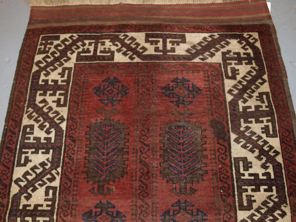 ANTIQUE BALUCH RUG, POSSIBLY TIMURI, LARGE SCALE DESIGN, WHITE BORDER, 2ND HALF 19TH CENTURY. View V