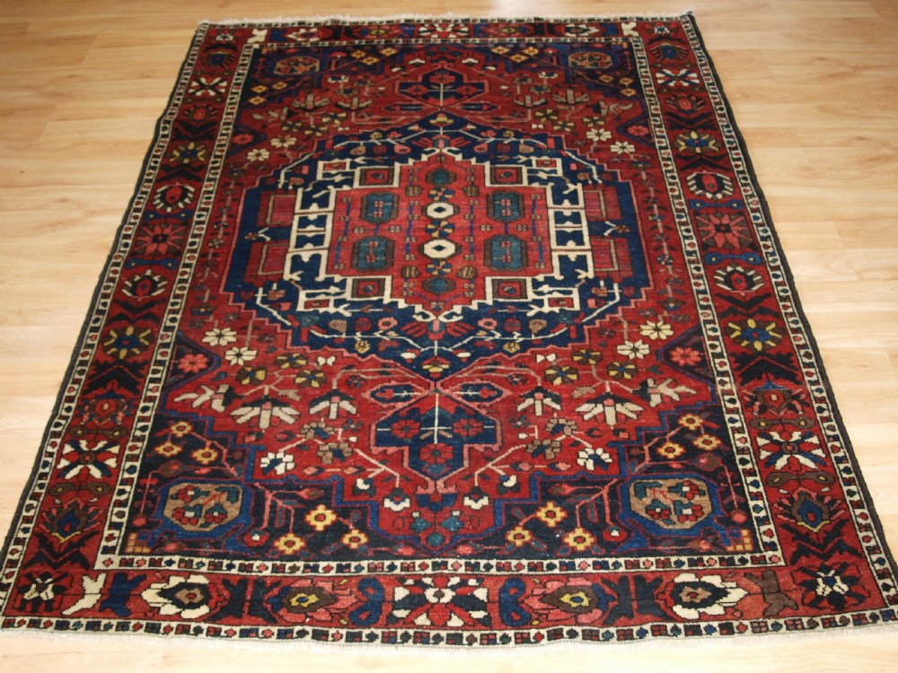 OLD PERSIAN BAKHTIARI VILLAGE RUG, SUPERB COLOURS AND CONDITION, CIRCA 1920. View II