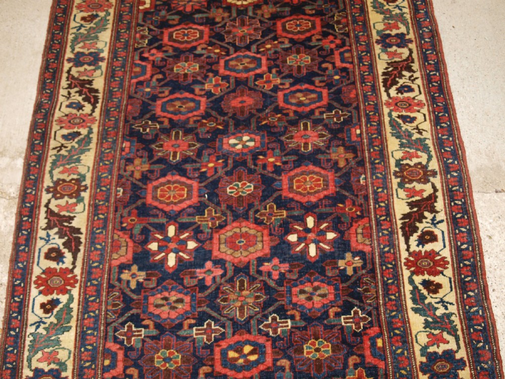 ANTIQUE BIJAR RUNNER WITH MINA KHANI DESIGN, BEAUTIFUL BORDER, CIRCA 1880. View IV