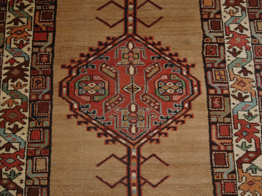 ANTIQUE PERSIAN SARAB RUNNER, CAMEL GROUND WITH GOOD COLOUR, CIRCA 1900. View XII
