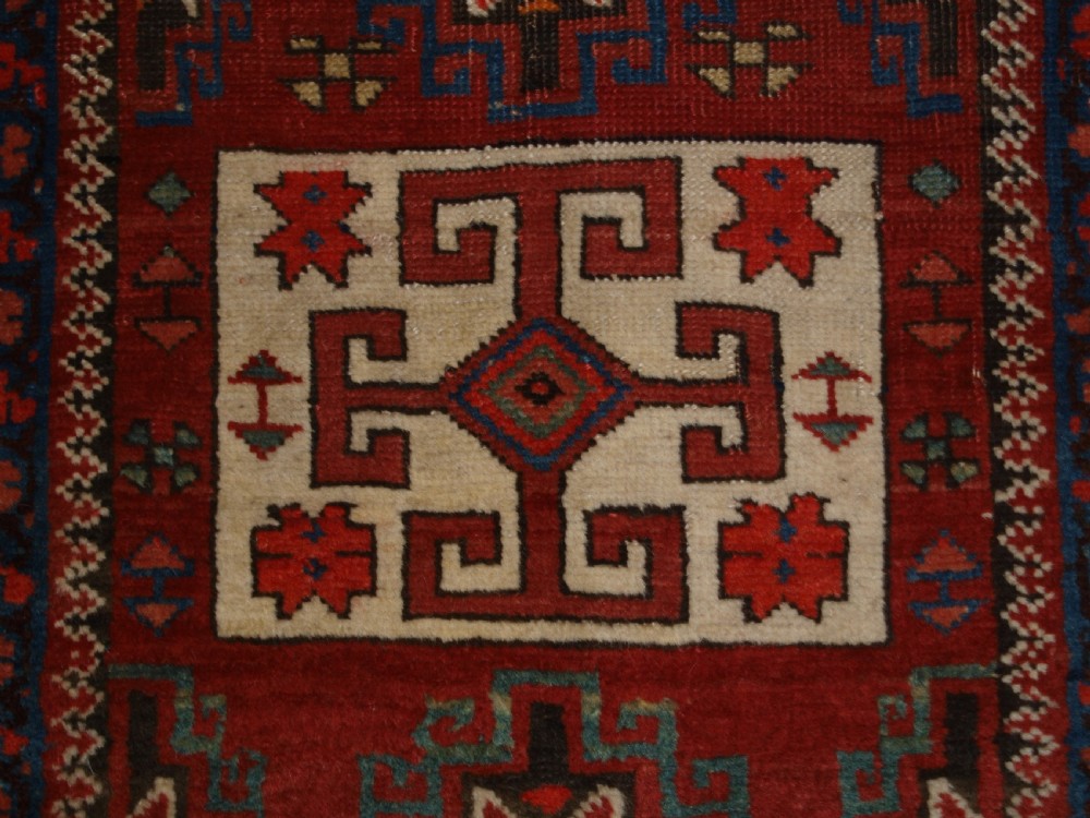 ANTIQUE NORTH PERSIAN KURDISH RUNNER WITH BOXED MEDALLION DESIGN, CIRCA 1900. View VII