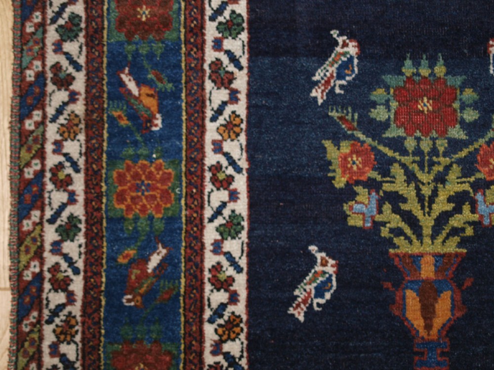 ANTIQUE PERSIAN AFSHAR RUG WITH VASE DESIGN, BIRDS AND FLOWERS, CIRCA 1900/20. View III