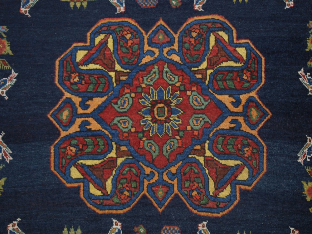 ANTIQUE PERSIAN AFSHAR RUG WITH VASE DESIGN, BIRDS AND FLOWERS, CIRCA 1900/20. View VII