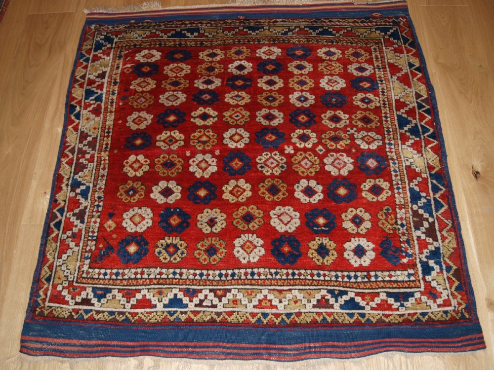 ANTIQUE TURKISH BERGAMA RUG, ALL OVER FLORAL DESIGN, 2ND HALF 19TH CENTURY.