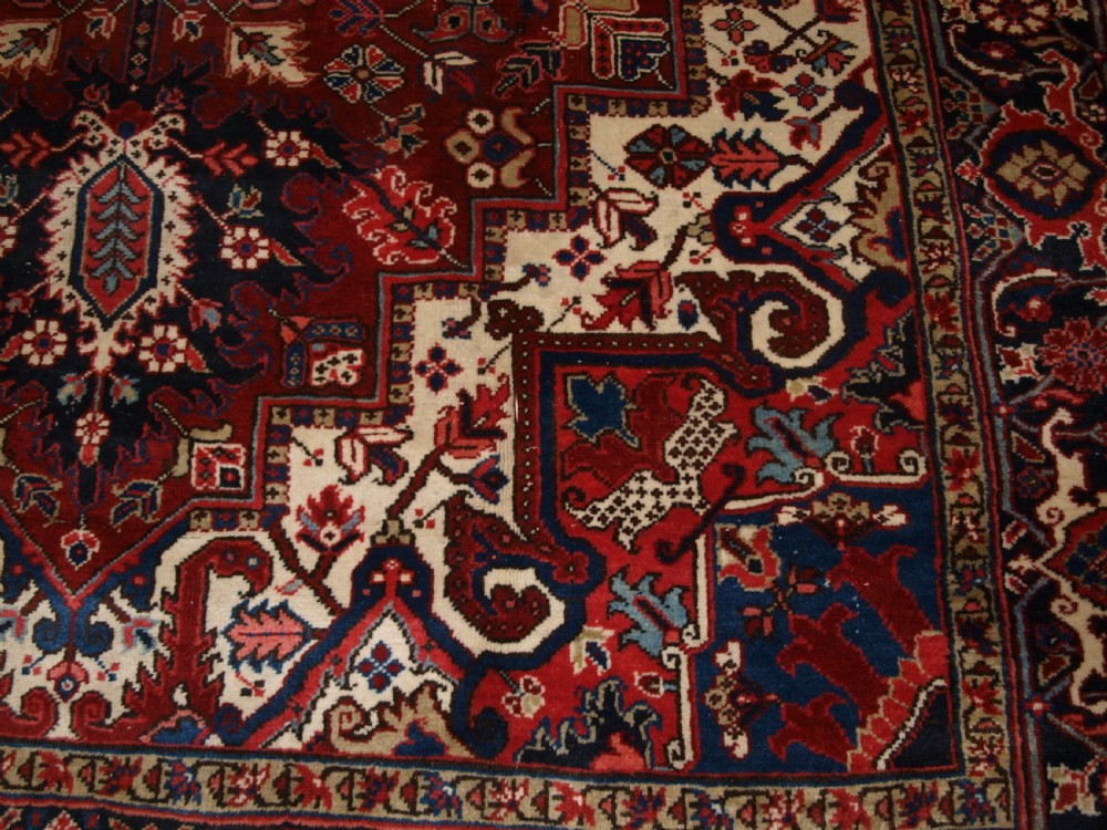 ANTIQUE PERSIAN HERIZ CARPET WITH GREAT COLOUR, EXCELLENT CONDITION, IDEAL FURNISHING CARPET, CIRCA 1920. View IX