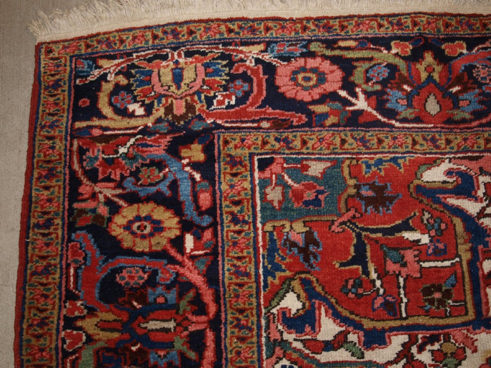 ANTIQUE PERSIAN HERIZ CARPET, SOFT TERRACOTTA RED FIELD, EXCELLENT CONDITION, CIRCA 1900/20. View II