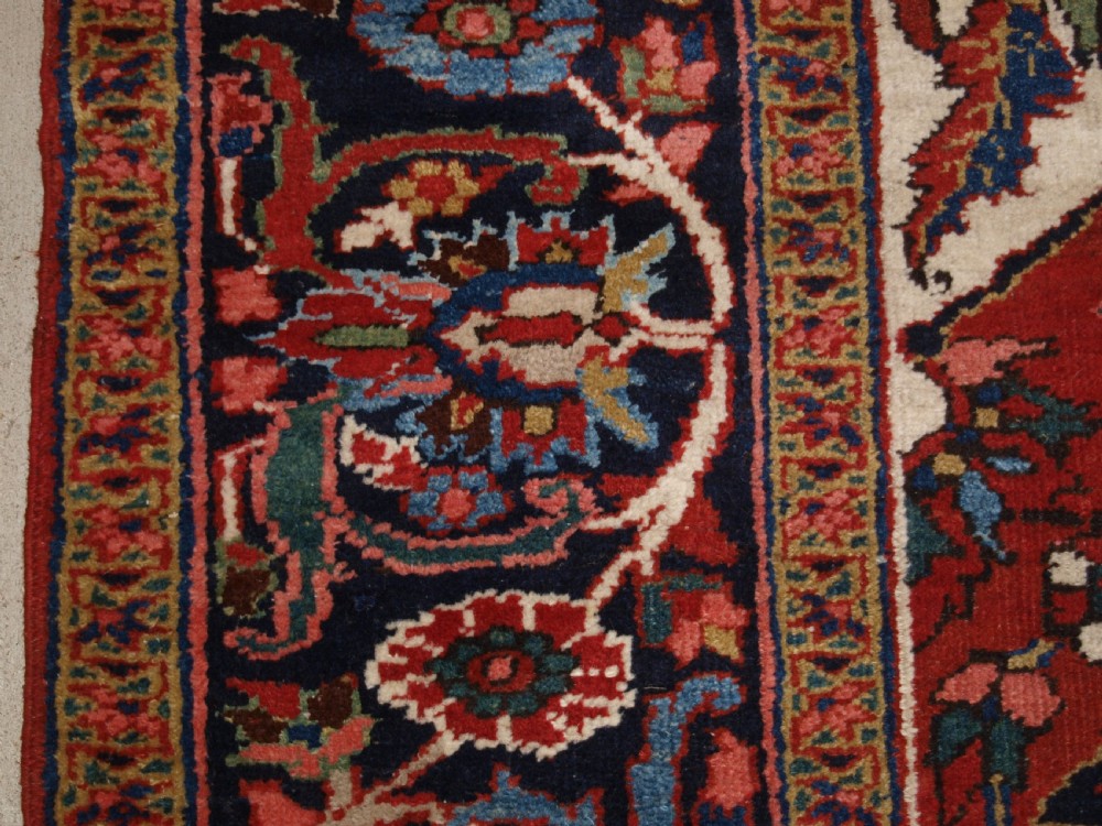 ANTIQUE PERSIAN HERIZ CARPET, SOFT TERRACOTTA RED FIELD, EXCELLENT CONDITION, CIRCA 1900/20. View III