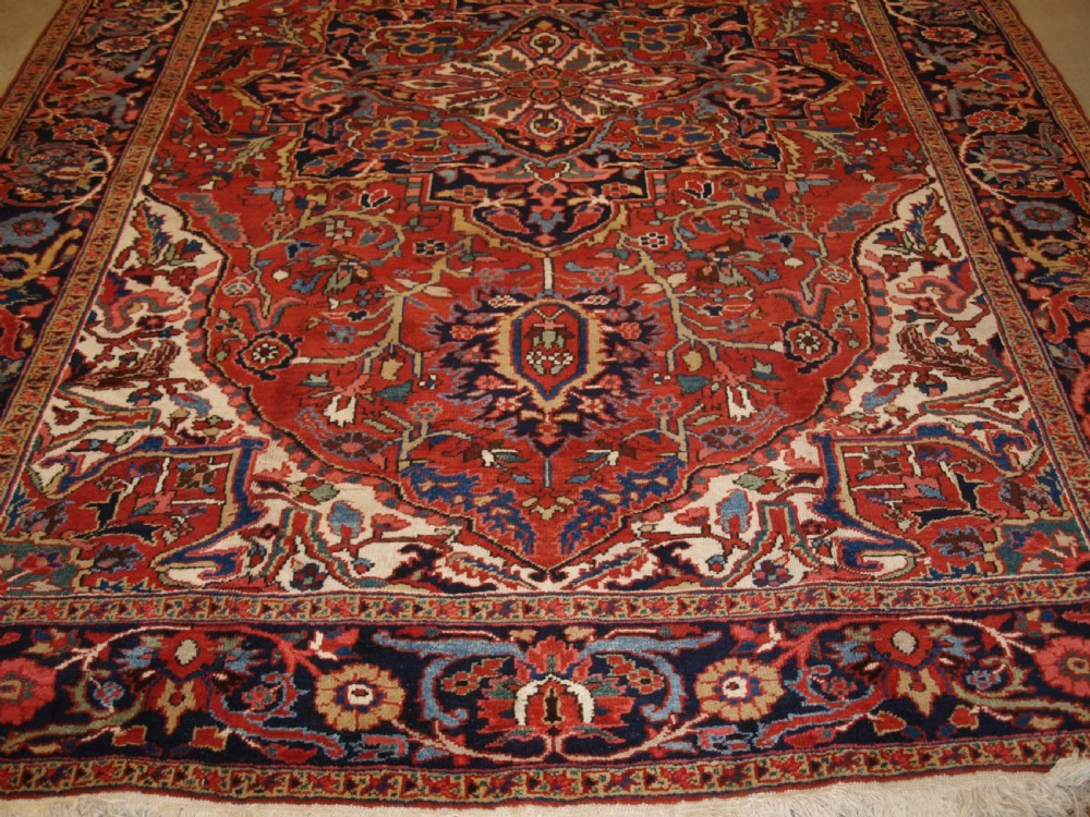 ANTIQUE PERSIAN HERIZ CARPET, SOFT TERRACOTTA RED FIELD, EXCELLENT CONDITION, CIRCA 1900/20. View VI